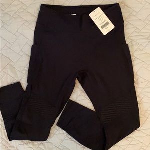 High Wasted Motion365 Moro 7/8 leggings/yoga pants